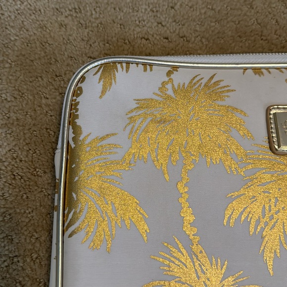 Lilly Pulitzer Gold and White Laptop Case Gently Used - Picture 3 of 6